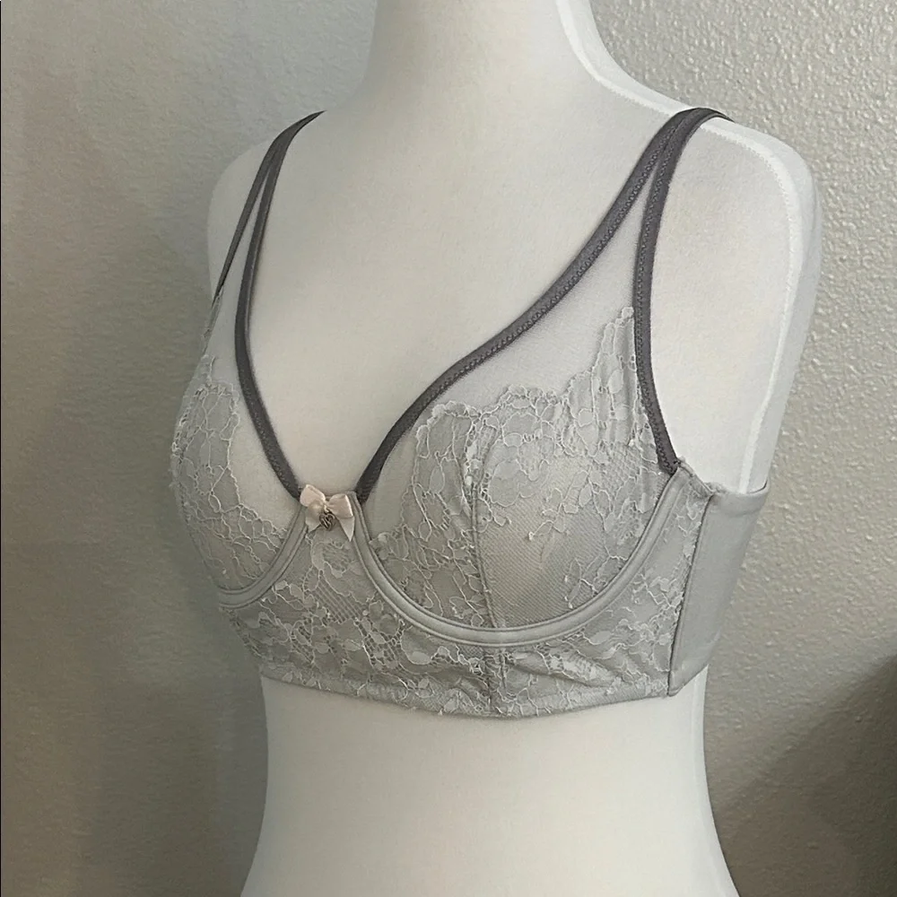 Victoria’s Secret Body By Victoria Unlined Demi Gray Lace‎ Bra Size 36B